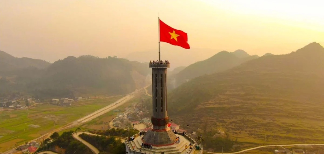 The panoramic view from Lung Cu Flagpole